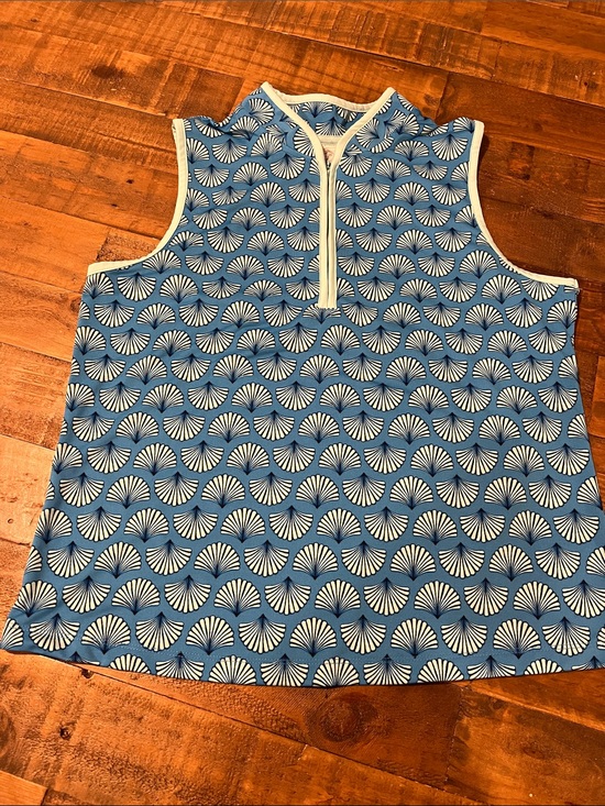 Sigrid Olsen Tops - Sigrid Olsen Tennis ~ Golf Blue Fan-Print Sleeveless Tank ~ Women’s Lg
